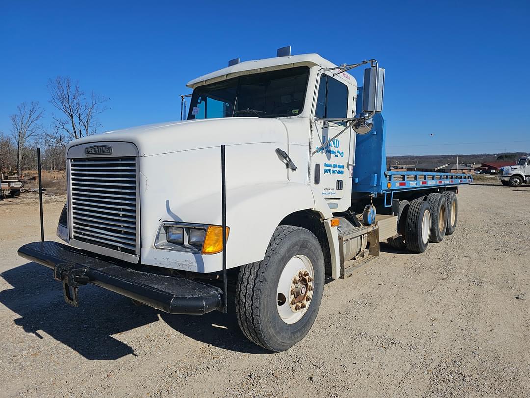 Image of Freightliner FLD112 Primary image