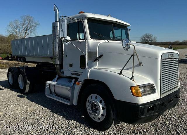 Image of Freightliner FLD112 equipment image 2