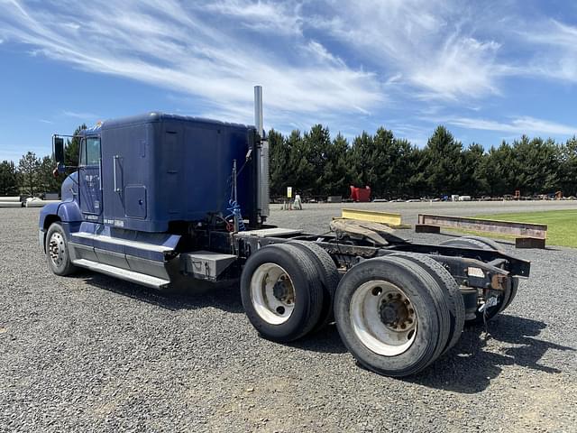 Image of Freightliner FLD112 equipment image 2