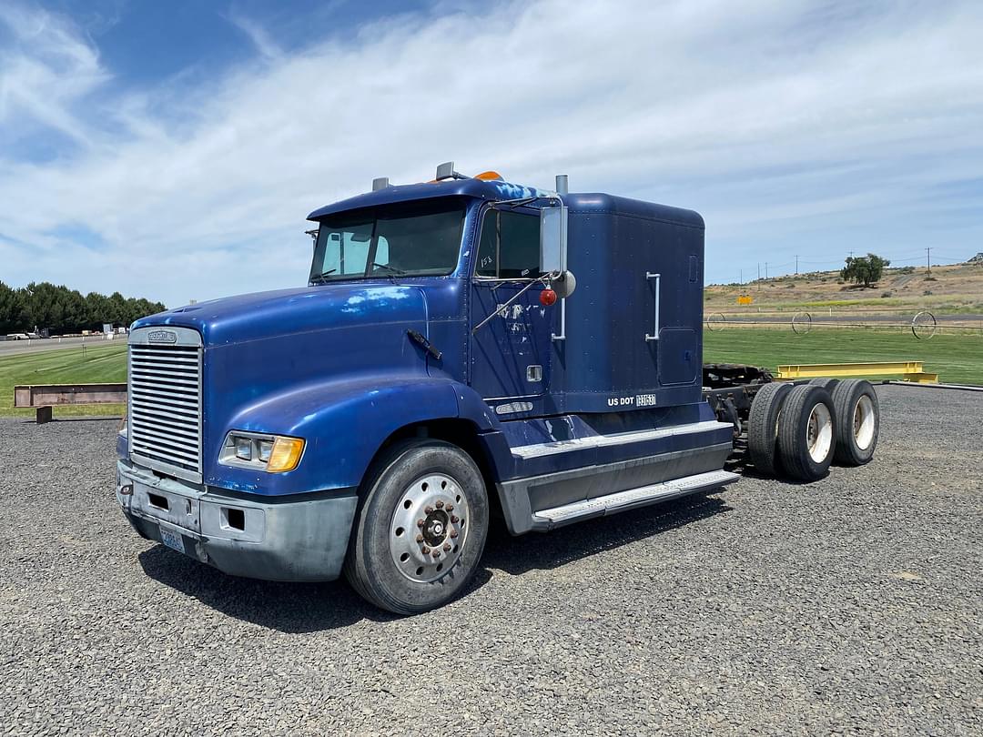 Image of Freightliner FLD112 Primary image
