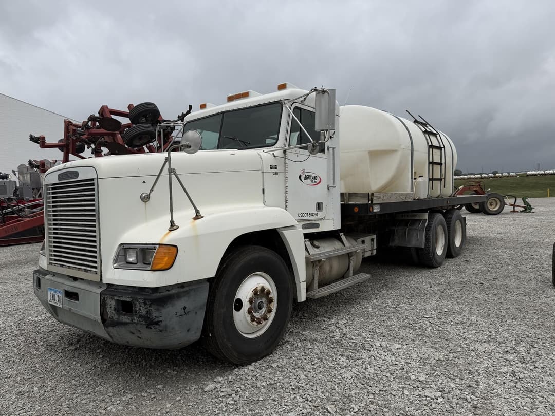 Image of Freightliner FLD120 Primary image