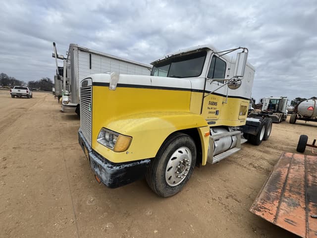 Image of Freightliner FLD120 equipment image 1