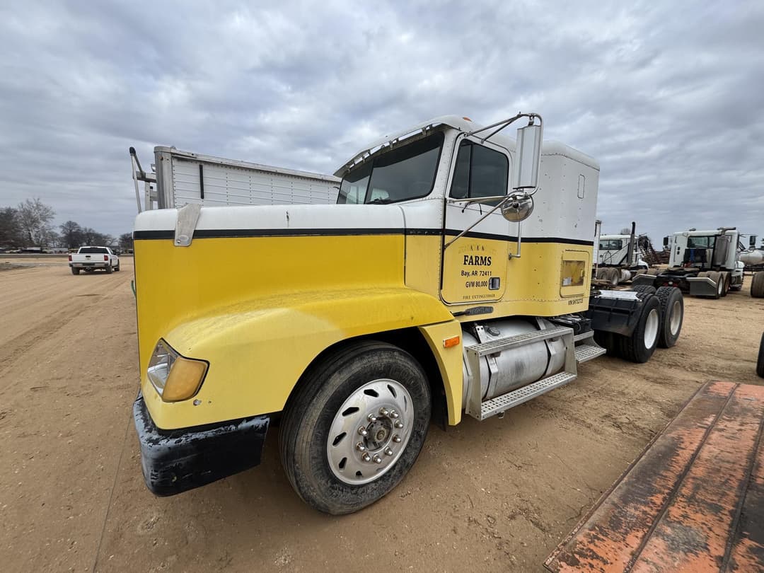 Image of Freightliner FLD120 Primary image