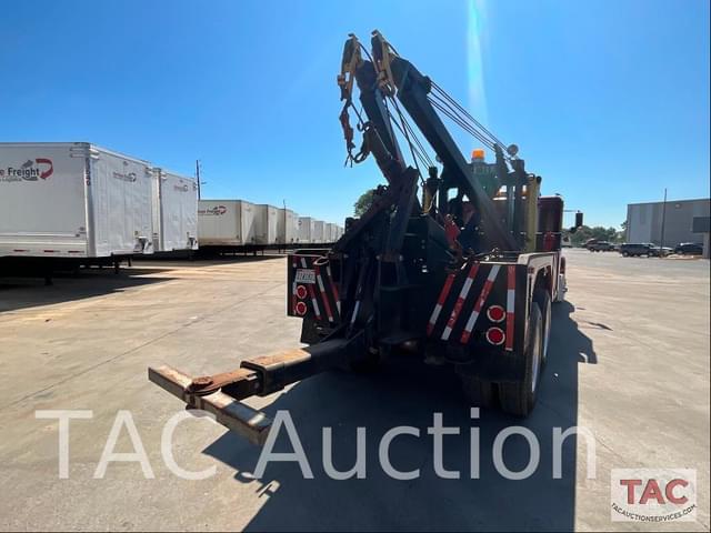 Image of Freightliner FLD120 equipment image 4