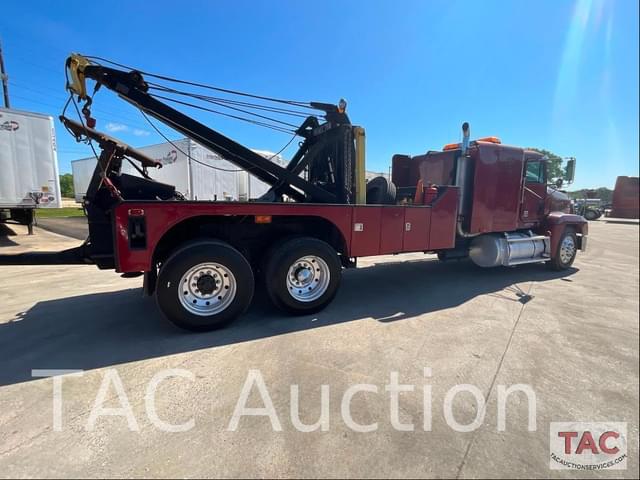 Image of Freightliner FLD120 equipment image 3