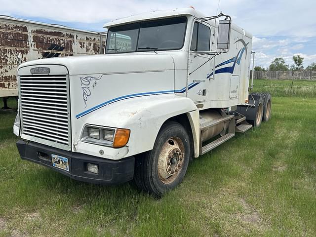 Image of Freightliner FLD120 equipment image 2
