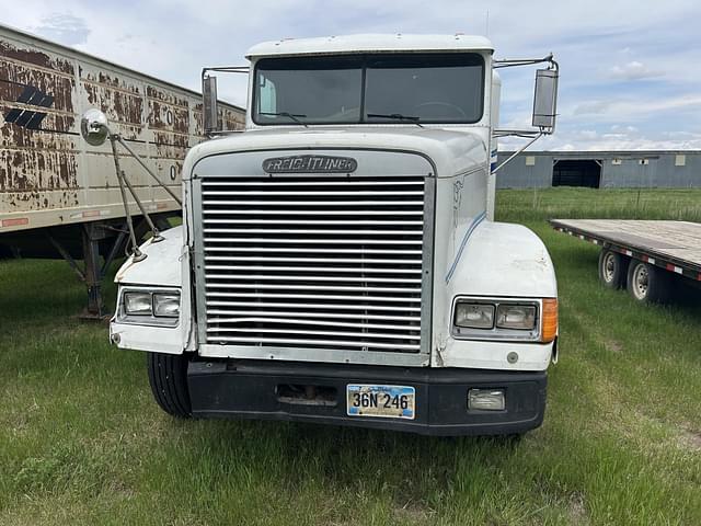 Image of Freightliner FLD120 equipment image 1