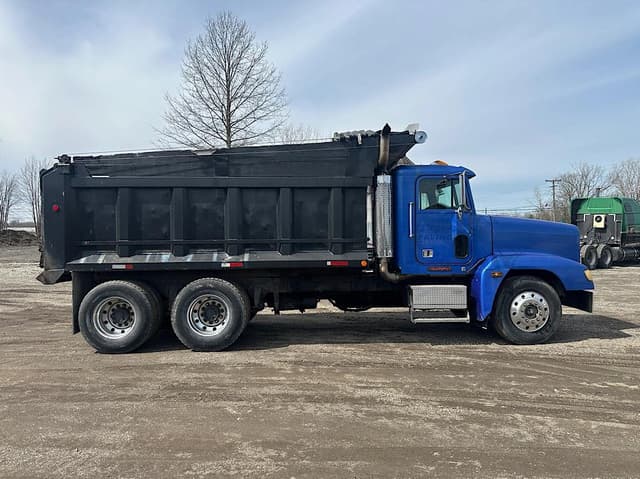 Image of Freightliner FLD120 equipment image 3