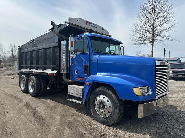 Image of Freightliner FLD120 equipment image 2