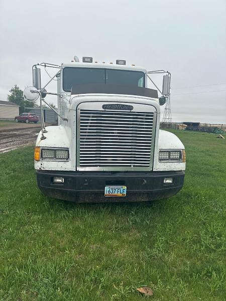 Image of Freightliner FLD120 equipment image 1