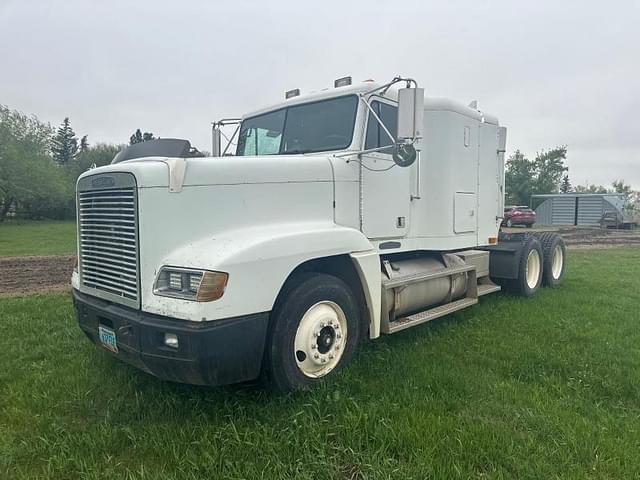 Image of Freightliner FLD120 equipment image 2