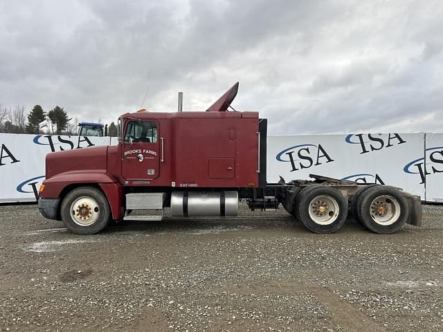 Image of Freightliner FLD120 equipment image 1