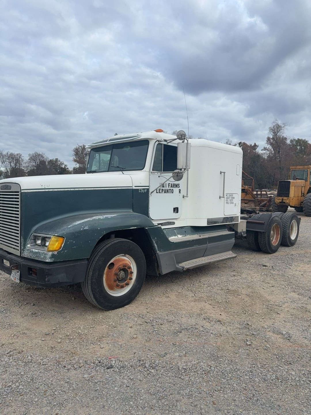 Image of Freightliner FLD120 Primary image