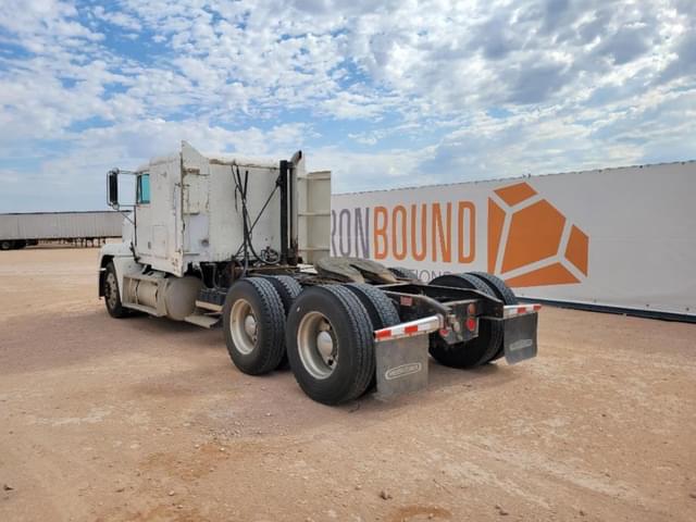 Image of Freightliner FLD120 equipment image 2