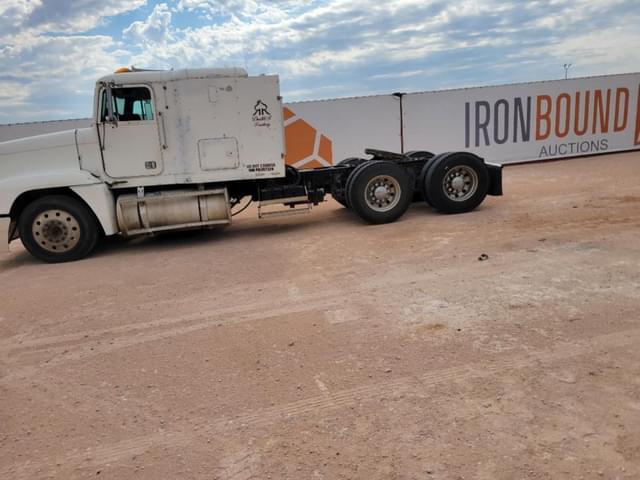 Image of Freightliner FLD120 equipment image 1