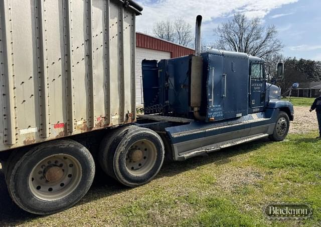 Image of Freightliner FLD120 equipment image 1