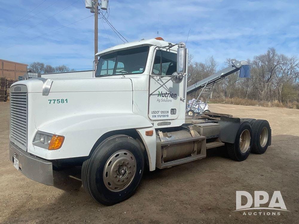 Main image Freightliner FLD12064ST