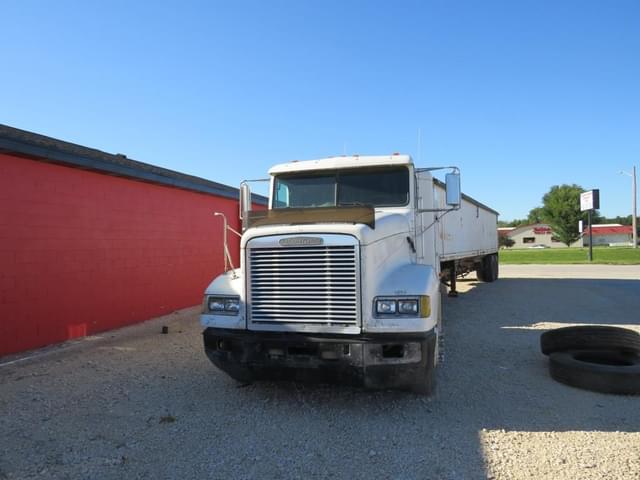 Image of Freightliner FLD120 equipment image 1