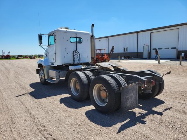 Image of Freightliner Undetermined equipment image 3
