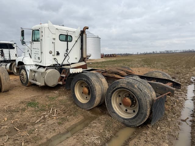 Image of Freightliner Undetermined equipment image 3