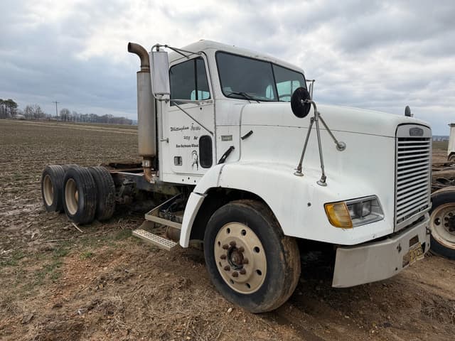 Image of Freightliner Undetermined equipment image 1
