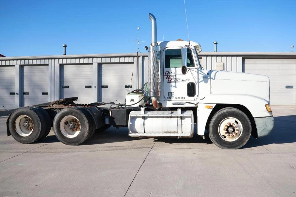 Main image Freightliner FLD120