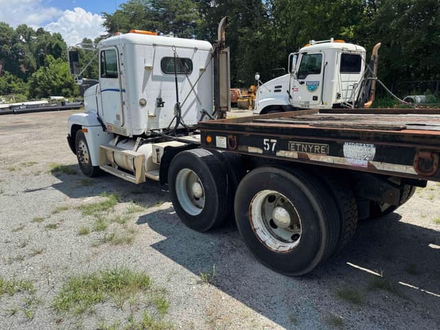 Image of Freightliner USF-1E equipment image 2