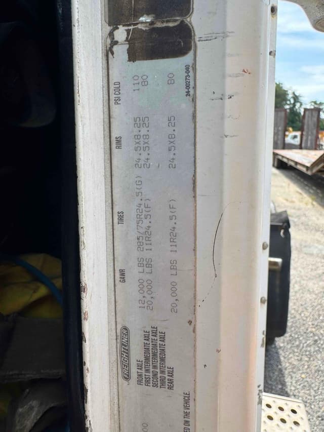 Image of Freightliner USF-1E equipment image 4
