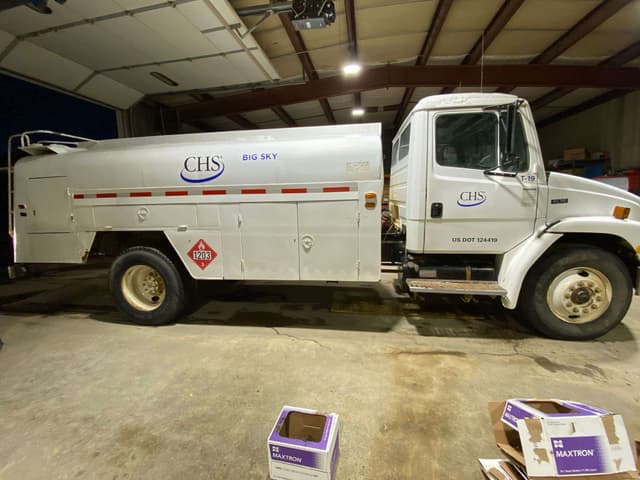 Image of Freightliner FL70 equipment image 3