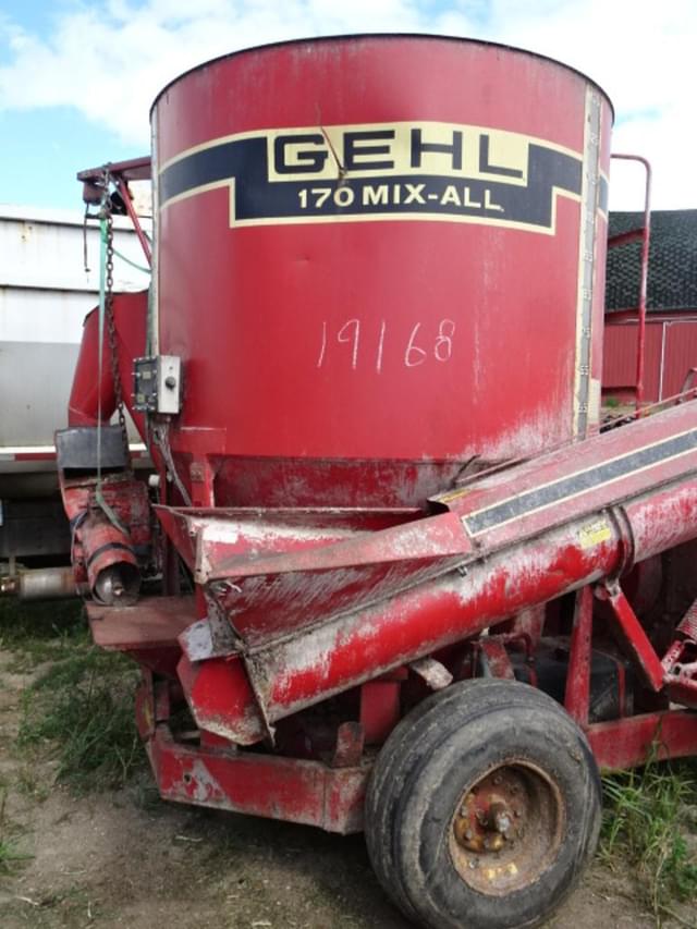 Image of Gehl 170 equipment image 2