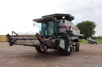 Main image Gleaner R62