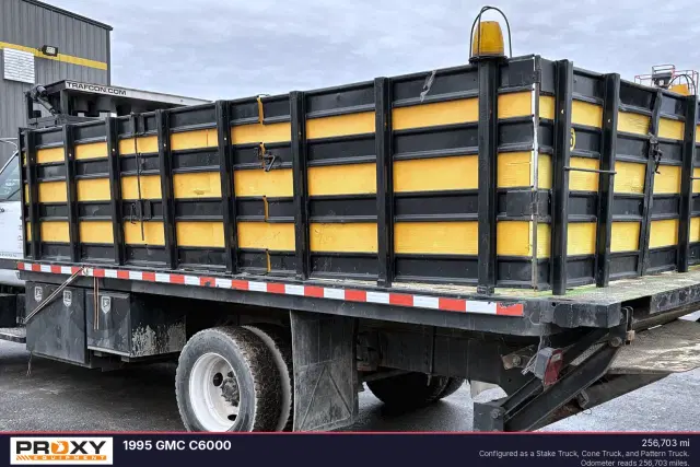 Image of GMC C6000 equipment image 2