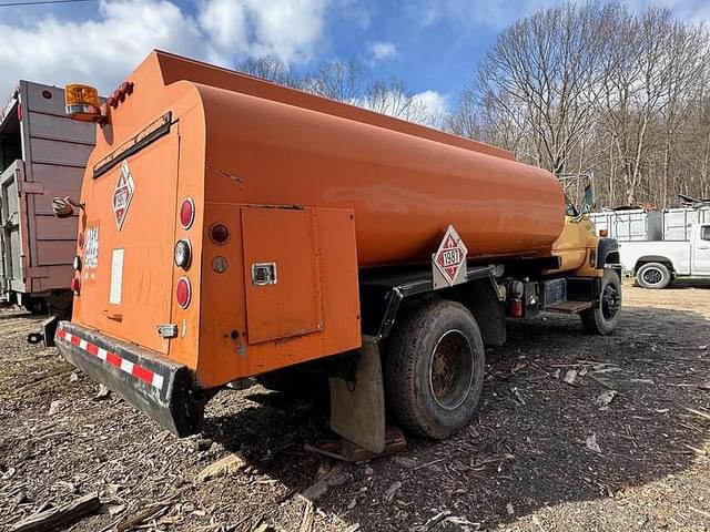 Image of GMC Topkick C7500 equipment image 1
