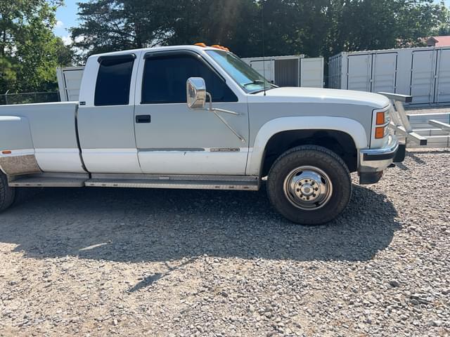Image of GMC 3500 equipment image 1