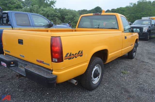 Image of GMC 2500 equipment image 2