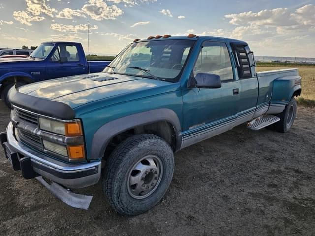 Image of GMC 3500 equipment image 2