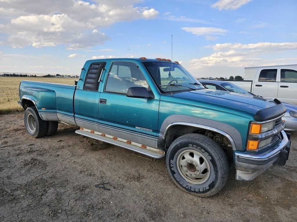 1995 GMC 3500 Equipment Image0