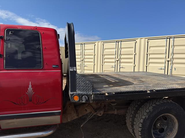 Image of GMC 3500 equipment image 3