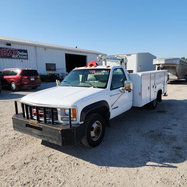 Image of GMC 3500 equipment image 2