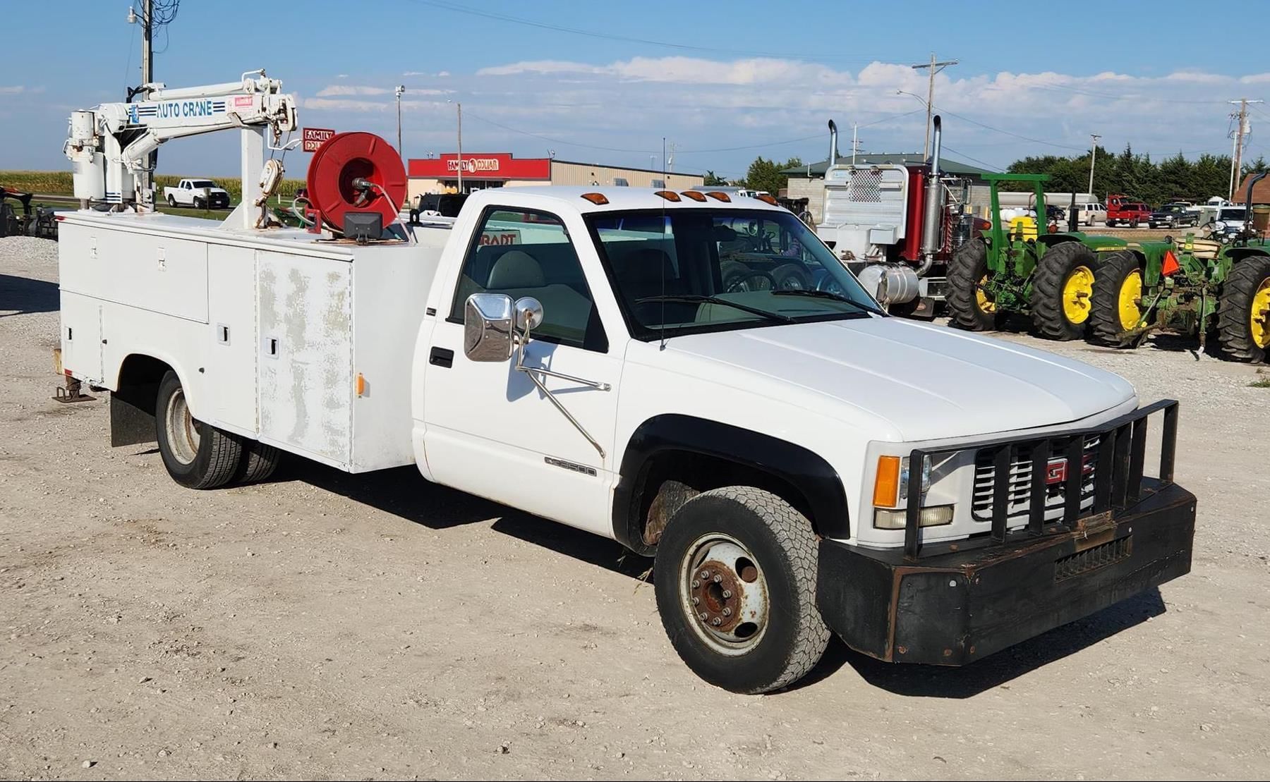 1995 GMC 3500 Equipment Image0