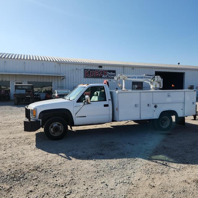 Image of GMC 3500 equipment image 4