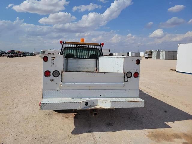 Image of GMC Sierra equipment image 3