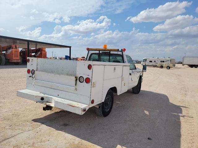 Image of GMC Sierra equipment image 4