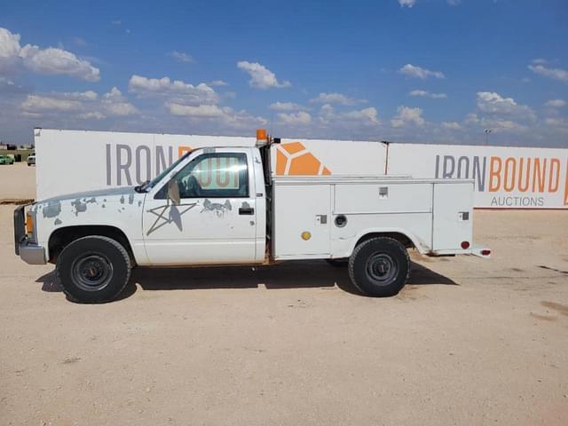 Image of GMC Sierra equipment image 1