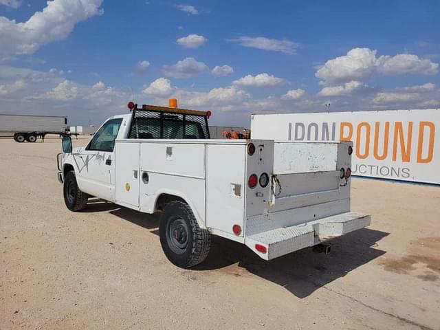 Image of GMC Sierra equipment image 2