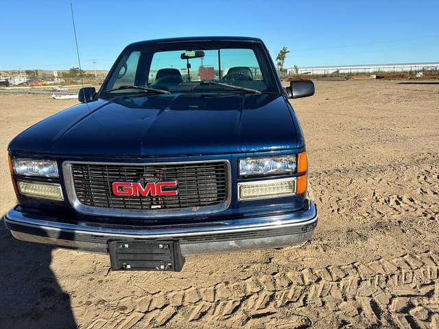 Image of GMC Sierra equipment image 3