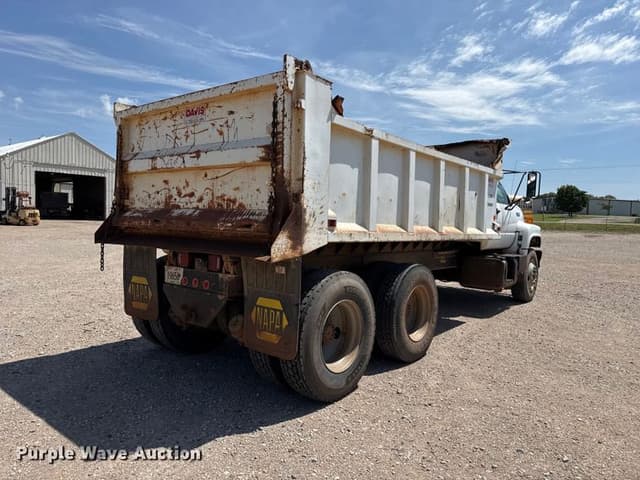 Image of GMC TopKick C6500 equipment image 4