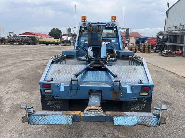 Image of GMC Topkick equipment image 3