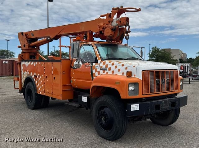 Image of GMC C6500 equipment image 2