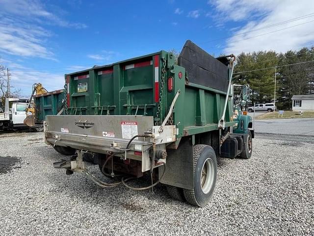Image of GMC Topkick C7500 equipment image 3
